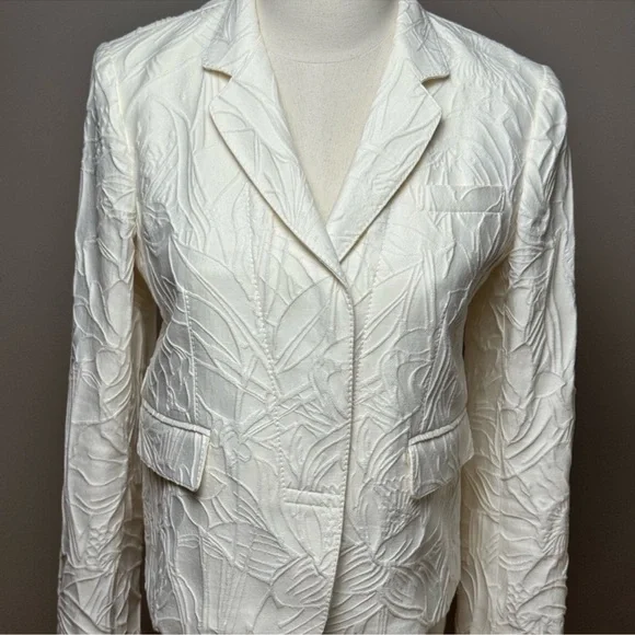 NWT Gucci Ivory Floral Textured Blazer - Size 42/US 6 - Picture 10 of 15
